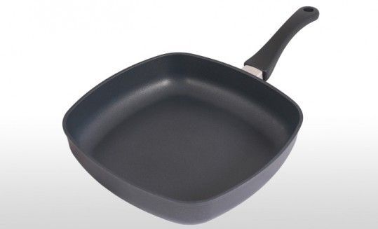 Сковорода квадратная глубокая BAF 28х28 см с фиксированной ручкой TITAN Newline Induction
